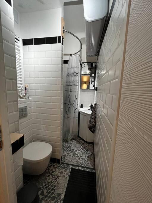 شقة Renovated Stylish Flat At The Castle&Metro بودابست المظهر الخارجي الصورة